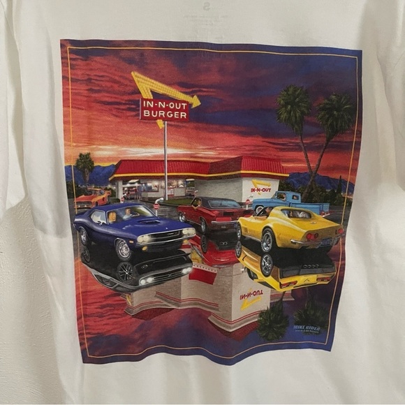 In-N-Out Burger Tops - In-N-Out Burger California Classic Car Graphic white T-Shirt Size small